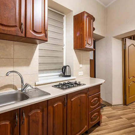 On Virmens'ka Street Apartman