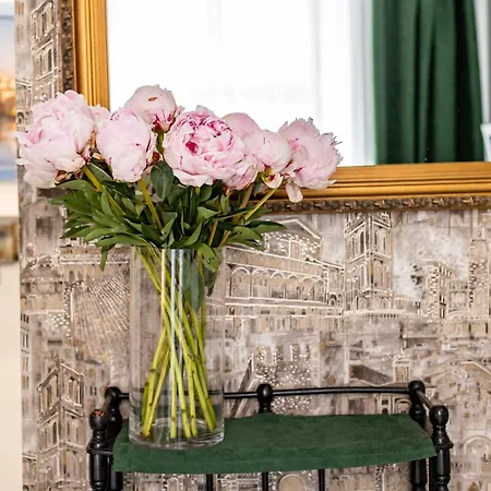 On Virmens'ka Street *