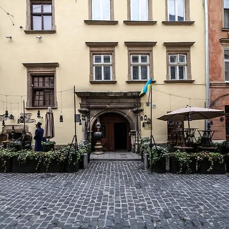 On Virmens'ka Street *