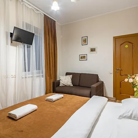 On Virmens'ka Street Apartment *